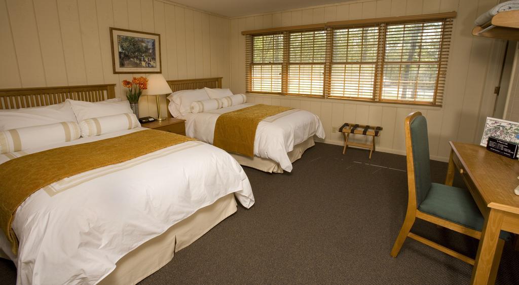 Postoak Lodge And Retreat Tulsa Room photo