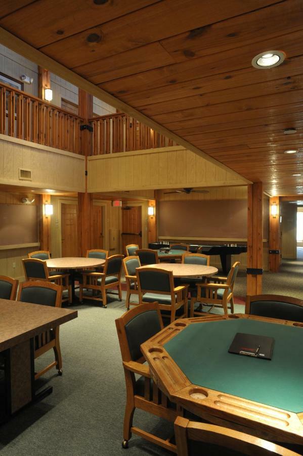 Postoak Lodge And Retreat Tulsa Room photo